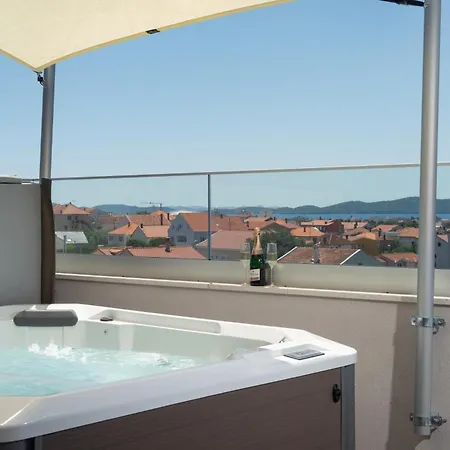 Luxury Penthouse Nubu فيلة *