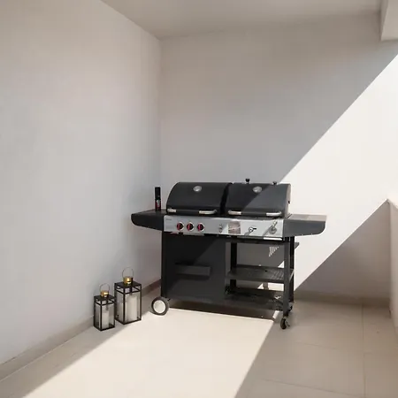 Luxury Penthouse Nubu زادار